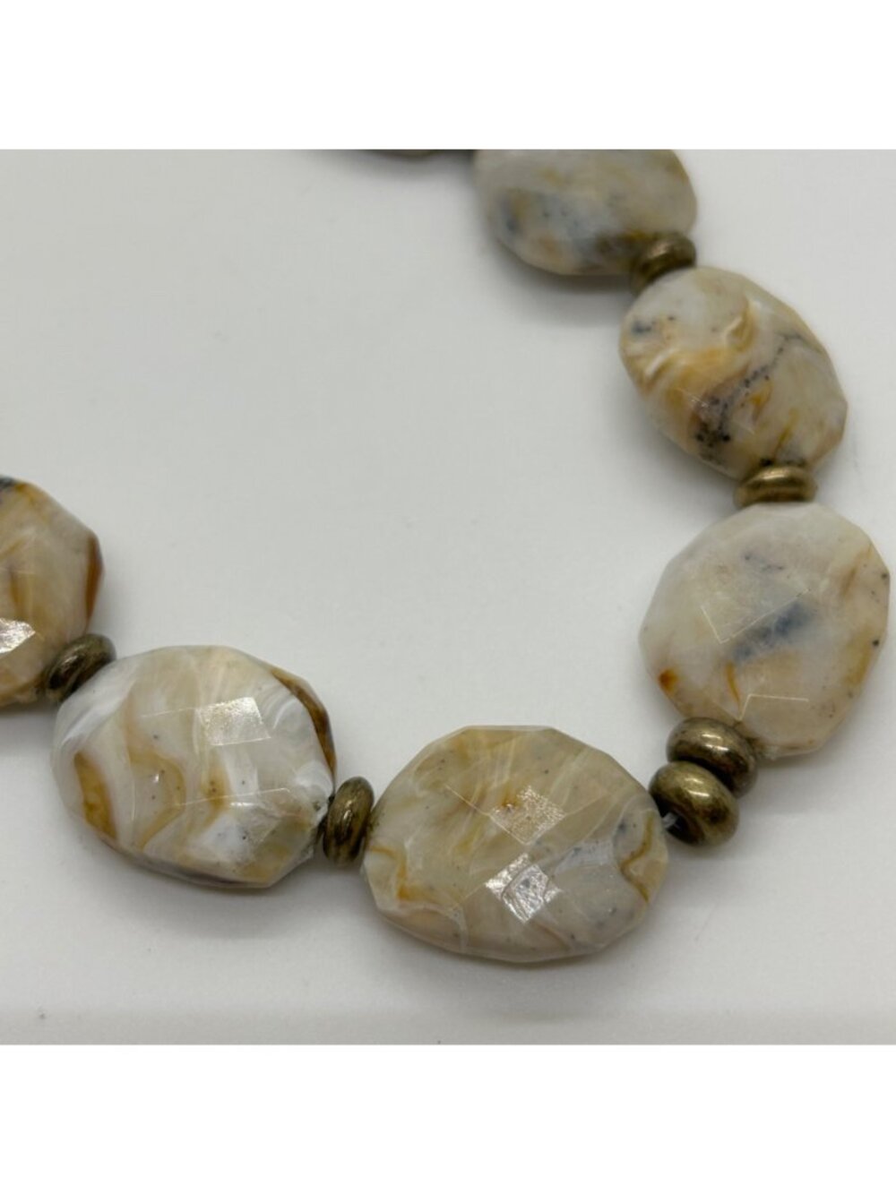 LOFT Statement Necklace White Beige Faceted Oval Acrylic Beads Gunmetal Chain 31 - Picture 3 of 12